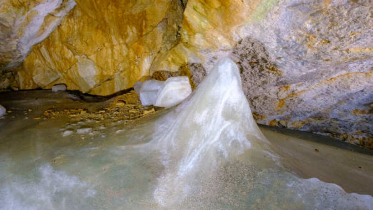 Goronbi River Cave